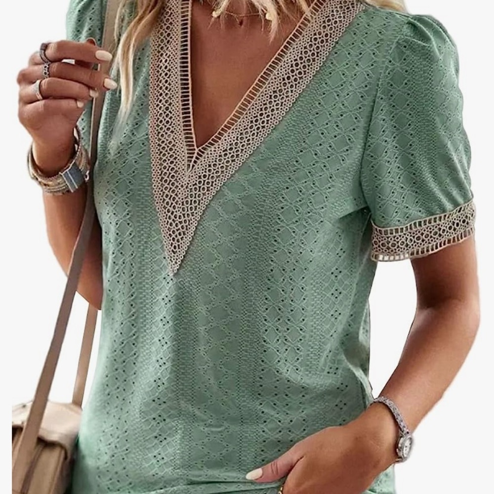 Women’s V-neck Lace panel sort sleeve top with embroidery